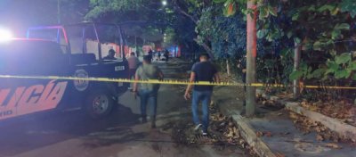 Arrojan el cuerpo sin vida de un hombre con un impacto de bala .