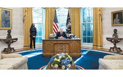 Biden relanza el ‘Obamacare’ y propina nuevo revés a Trump