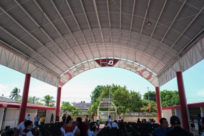 Después de 48 años, Mara Lezama entrega en solo cuatro meses Domo en Primaria “Rufo Figueroa”