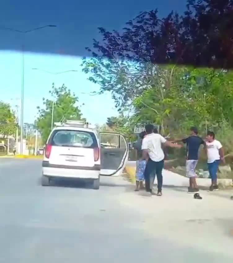 Pelea entre borrachos deja lesionados y daños