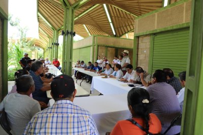 Reunión de trabajo de Secretaría de Gobierno con productores de zona rural