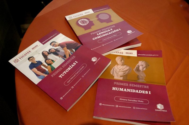 Segey presenta libros de texto innovadores para preparatorias estatales