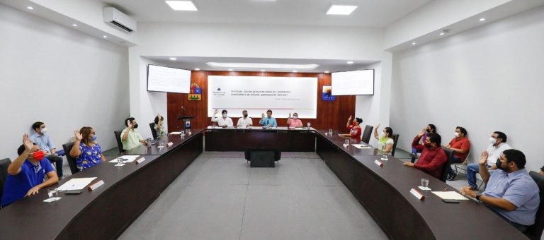 Solicita Pedro Joaquín Delbouis licencia del cargo de Presidente municipal
