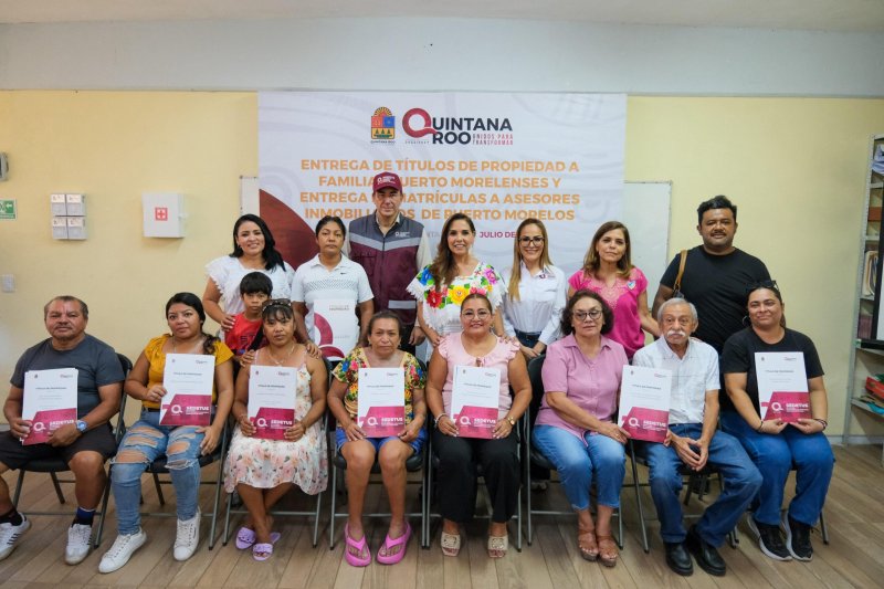 Tras décadas de espera, Mara Lezama entrega títulos de propiedad a familias de Leona Vicario