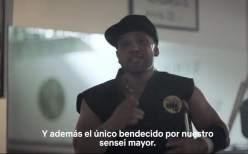 VIDEO| ‘Sin miedo al éxito, Papi’; Netflix promociona Cobra Kai 3 con ‘sensei’ de Barras Praderas